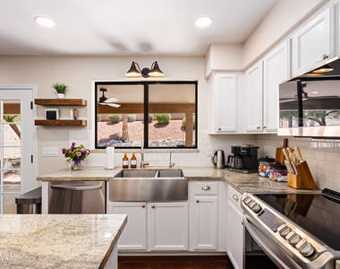 20619 N 16th Way - Photo Thumbnail 4