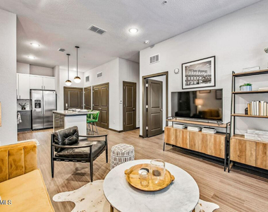 26800 N 27th Avenue - Photo Thumbnail 2