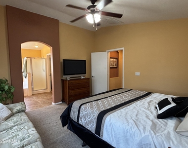 776 W Fairlane Court - Photo Thumbnail 14