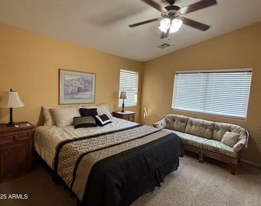 776 W Fairlane Court - Photo Thumbnail 13