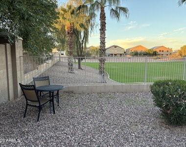 776 W Fairlane Court - Photo Thumbnail 24