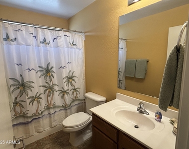 776 W Fairlane Court - Photo Thumbnail 18