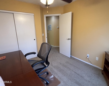 776 W Fairlane Court - Photo Thumbnail 20