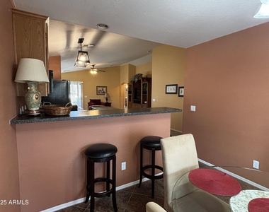 776 W Fairlane Court - Photo Thumbnail 10