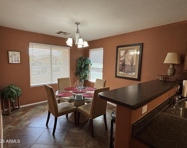 776 W Fairlane Court - Photo Thumbnail 9