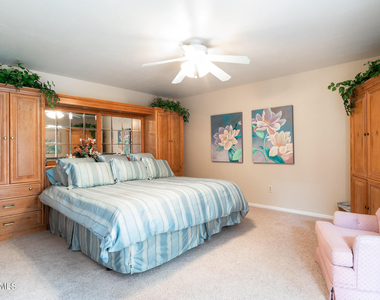7270 E Loma Lane - Photo Thumbnail 11