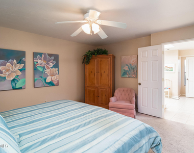 7270 E Loma Lane - Photo Thumbnail 12