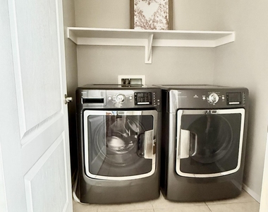 3708 E Kerry Lane - Photo Thumbnail 11