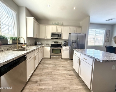 3708 E Kerry Lane - Photo Thumbnail 1