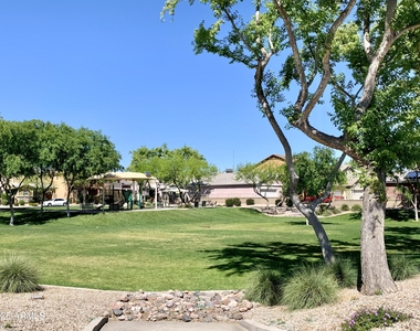 3708 E Kerry Lane - Photo Thumbnail 22