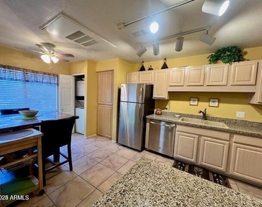 15151 N Frank Lloyd Wright Boulevard - Photo Thumbnail 3