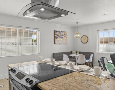 8315 E Devonshire Avenue - Photo Thumbnail 3