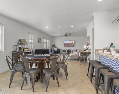 8315 E Devonshire Avenue - Photo Thumbnail 2