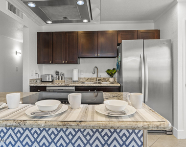 8315 E Devonshire Avenue - Photo Thumbnail 5