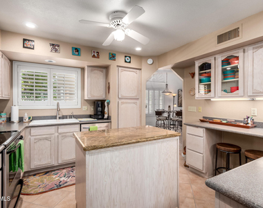 11011 N 92nd Street - Photo Thumbnail 6