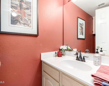 11011 N 92nd Street - Photo Thumbnail 7