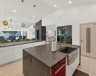 3420 E Oregon Avenue - Photo Thumbnail 10