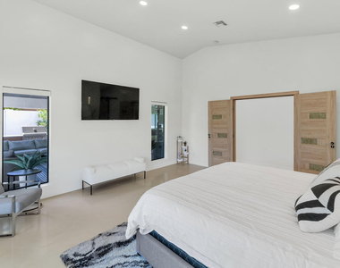 3420 E Oregon Avenue - Photo Thumbnail 12