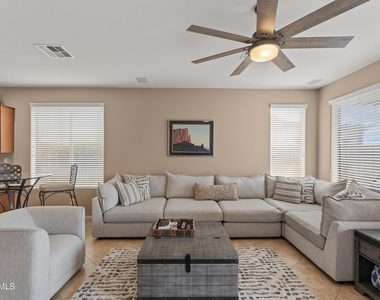 41112 N Prestancia Drive - Photo Thumbnail 12