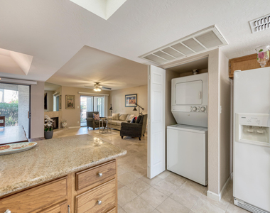 9445 N 94th Place - Photo Thumbnail 9