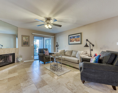 9445 N 94th Place - Photo Thumbnail 3