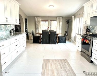 5824 E Montgomery Road - Photo Thumbnail 14