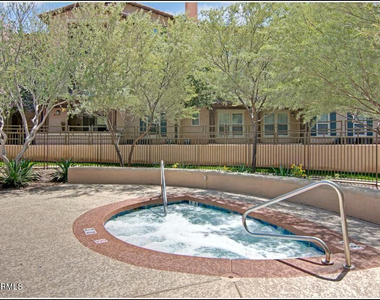 3825 W Anthem Way - Photo Thumbnail 8