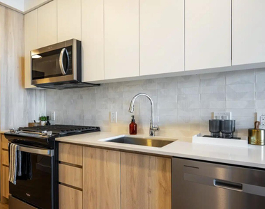 817 N 6th Street - Photo Thumbnail 3