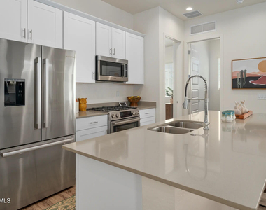 15601 W Cactus Road - Photo Thumbnail 2