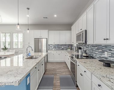 371 N 157th Lane - Photo Thumbnail 11