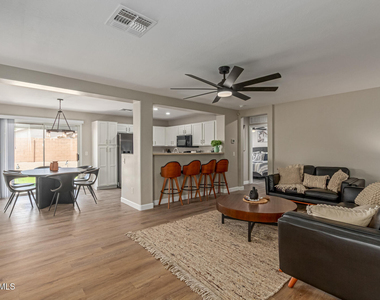 12430 W Willow Avenue - Photo Thumbnail 4