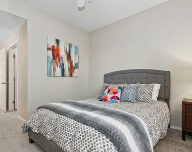 15801 S 48th Street - Photo Thumbnail 2