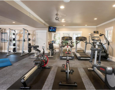 5120 E Hampton Avenue - Photo Thumbnail 8