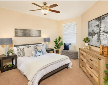 5120 E Hampton Avenue - Photo Thumbnail 4