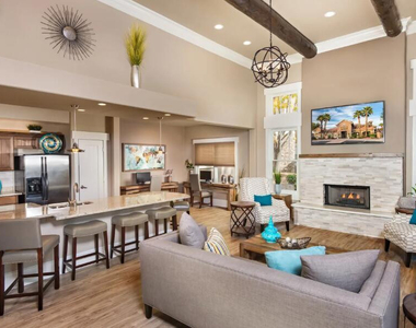 5120 E Hampton Avenue - Photo Thumbnail 9