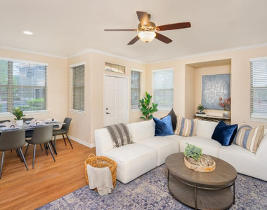5120 E Hampton Avenue - Photo Thumbnail 2