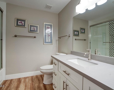 15252 N 100th Street - Photo Thumbnail 12