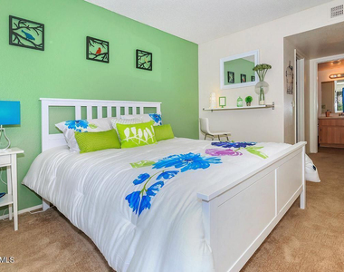 3040 E Shea Boulevard - Photo Thumbnail 4