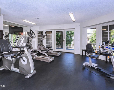 3040 E Shea Boulevard - Photo Thumbnail 9