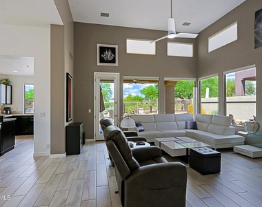 32748 N 69th Street - Photo Thumbnail 5