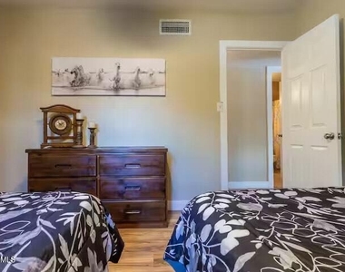 8447 E Sheridan Street - Photo Thumbnail 18