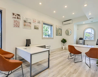 1645 E Thomas Road - Photo Thumbnail 9