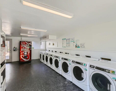 1645 E Thomas Road - Photo Thumbnail 34