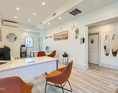 1645 E Thomas Road - Photo Thumbnail 10