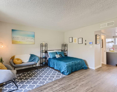 1645 E Thomas Road - Photo Thumbnail 1