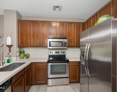 3647 E Horace Drive - Photo Thumbnail 34