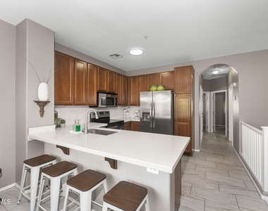 3647 E Horace Drive - Photo Thumbnail 32