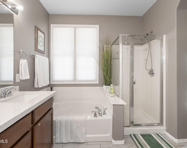 3647 E Horace Drive - Photo Thumbnail 19