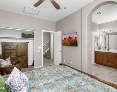 3647 E Horace Drive - Photo Thumbnail 17