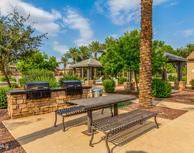 3647 E Horace Drive - Photo Thumbnail 7